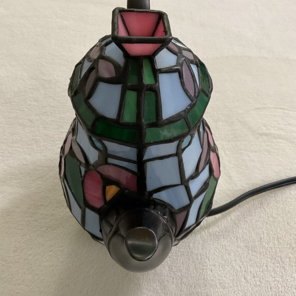 Tiffany Style Cheyenne Stained Glass Lighted Teapot Accent Table Lamp - Picture 6 of 16